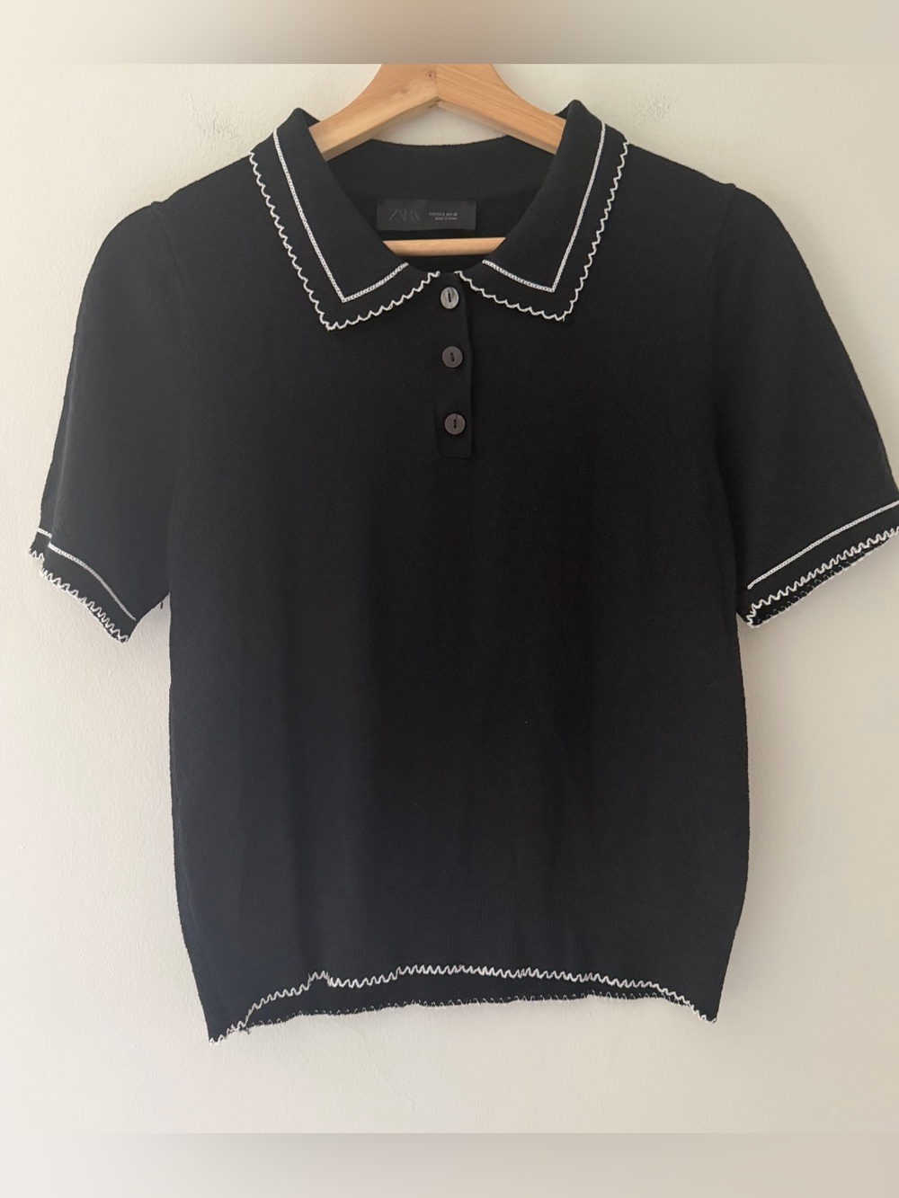 ZARA Black Knit Top Collar Black White Trim Size Small